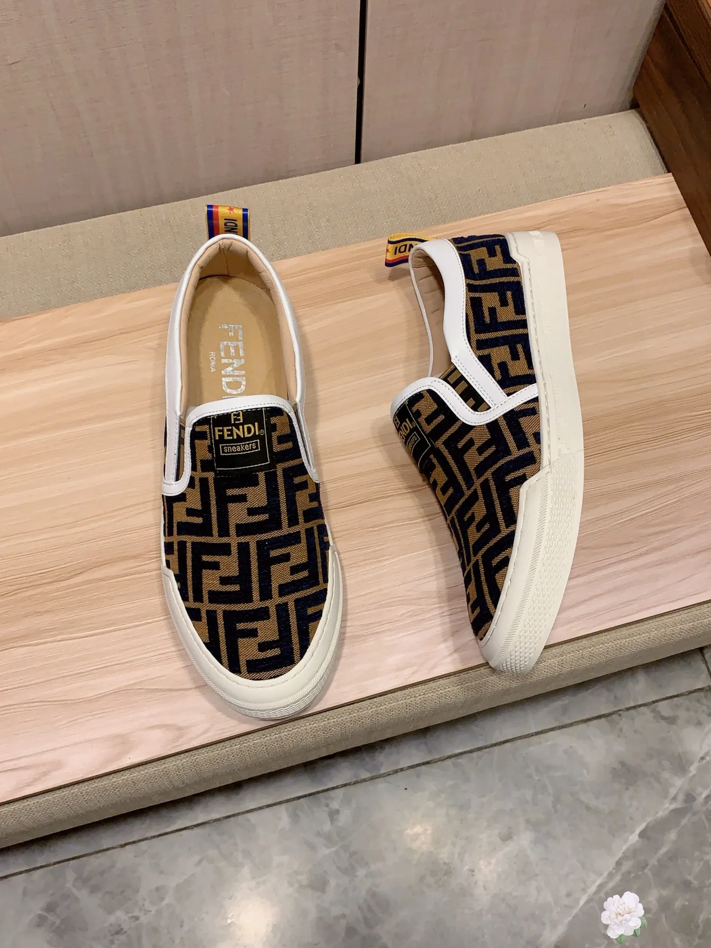 Men's men's shoes💰380💰💰🎩🎩[Lightning][Lightning] "FENDI*" The latest and most popular casual shoes, top brand [Seduce] luxury~purchase, top~quality. [Strong] The upper is made of imported breathable cloth fabric with cowhide material ➕ breathable sheepskin feet (•) and fine workmanship. The original stylish and stylish soft rubber wear-resistant and non-slip outsole is light and comfortable on the feet. The real thing looks better when photographed. No. 2291: code: 38-44, 3️⃣ colors selected